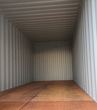 Vue intérieure du container 20' Dry 1er voyage montrant le plancher