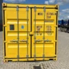 Détail de la porte du container avec le système de verrouillage