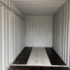 Intérieur spacieux du container 20 pieds High Cube.