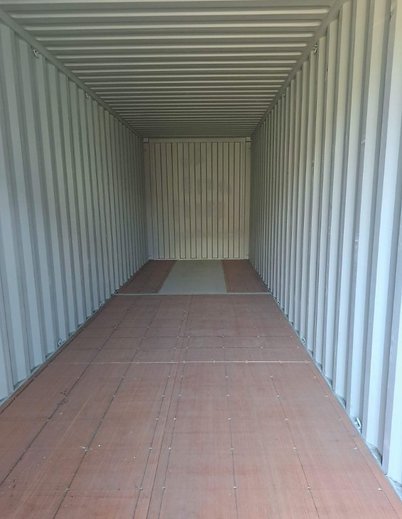 Intérieur spacieux du container 30 pieds HC, idéal pour le stockage.