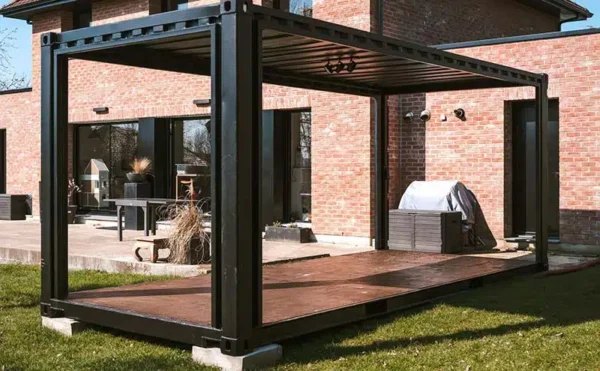 container pergola aménagé avec lames orientables container pergola aménagé avec lames orientables
