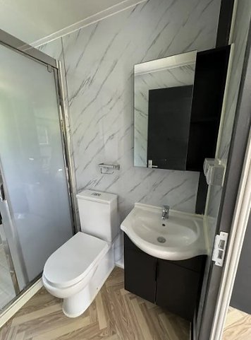 Douche Conteneur mobile deux chambres tiny house 2024 Douche Conteneur mobile deux chambres tiny house 2024