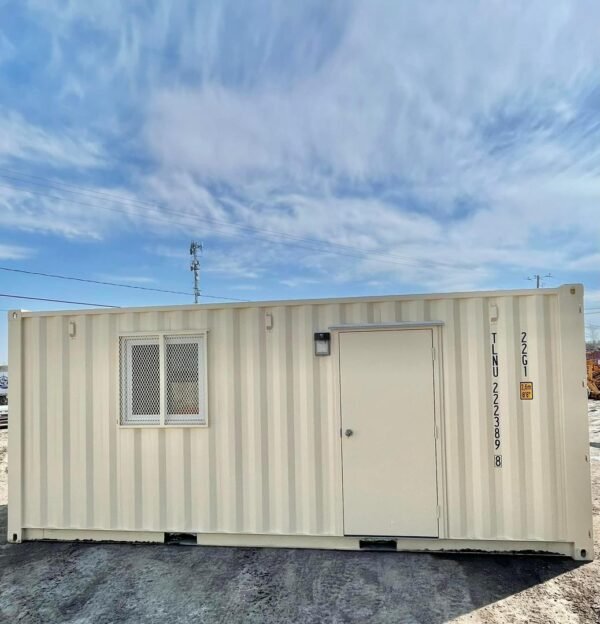 Porte-et-fenetre-container-bureau-chantier-20-pieds-neuf-isolé-et-équipé Porte et fenêtre Container Bureau de Chantier Neuf 20 pieds - NEUF
