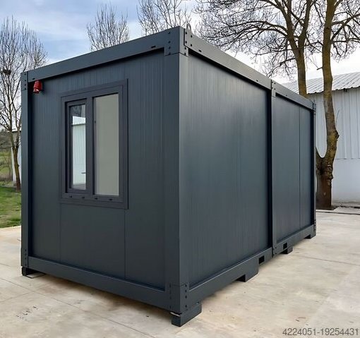 vue de derrière extérieur black container vue de derrière extérieur black container