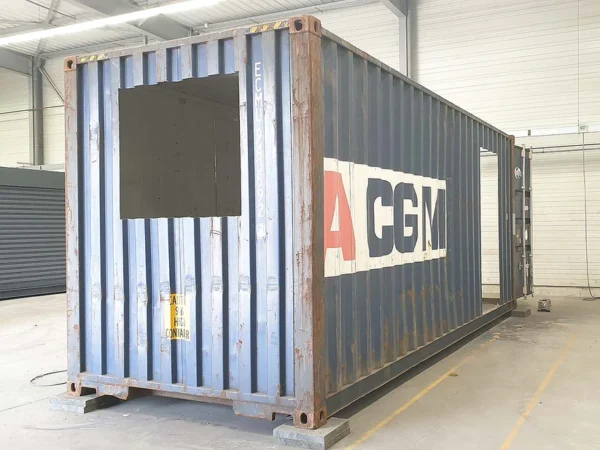 Container modulable 20 m² pour habitation ou bureau avant transformation Container modulable 20 m² pour habitation ou bureau avant transformation