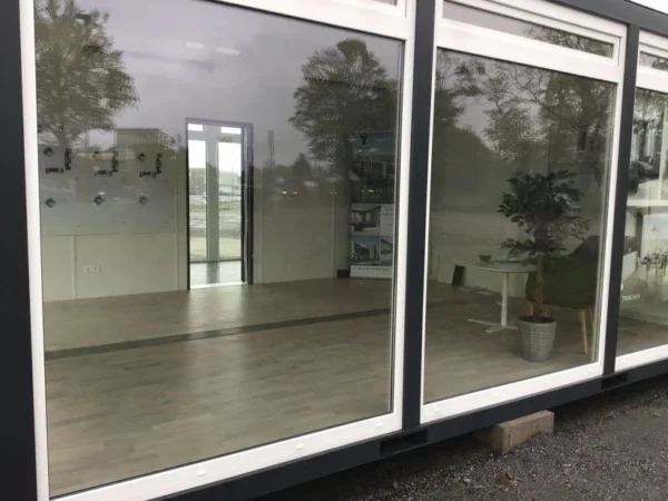 Showroom modulaire conteneur maritime 20 pieds Showroom modulaire conteneur maritime 20 pieds