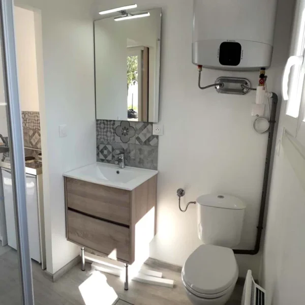 Toilette & WC Container modulable 20 m² pour habitation ou bureau Toilette & WC Container modulable 20 m² pour habitation ou bureau