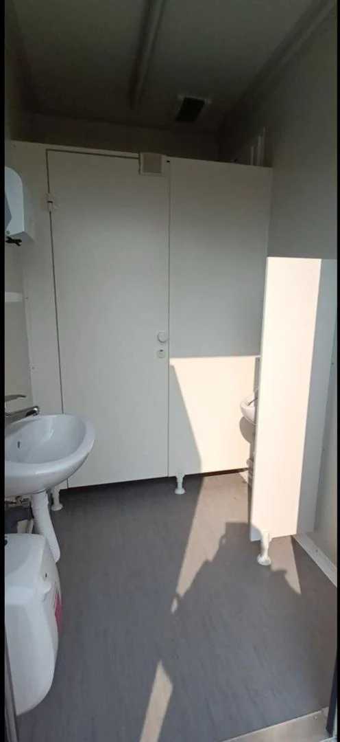 container WC préfabriqué 10 pieds intérieur