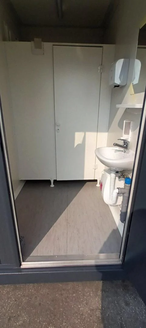 container sanitaire chantier 10 pieds équipé