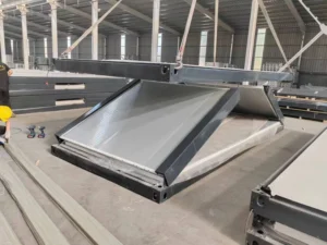 conteneur pliable bureau déplié isolé 7m