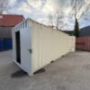 Conteneur 20 pieds porte de service RAL7035 vue de face Conteneur 20 pieds porte de service RAL7035 vue de face