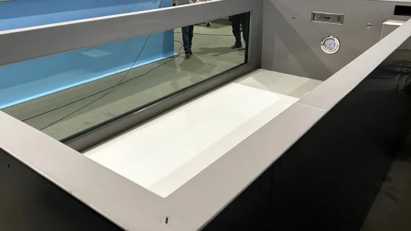 Piscine ElitePool avec toit coulissant automatique en polycarbonate
